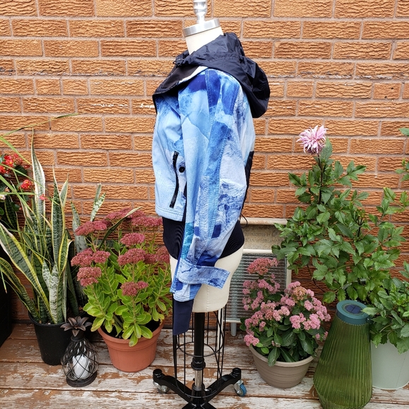 STELLA MCCARTNEY for Adidas lightweight jacket for running, jogging or everyday - Picture 2 of 12